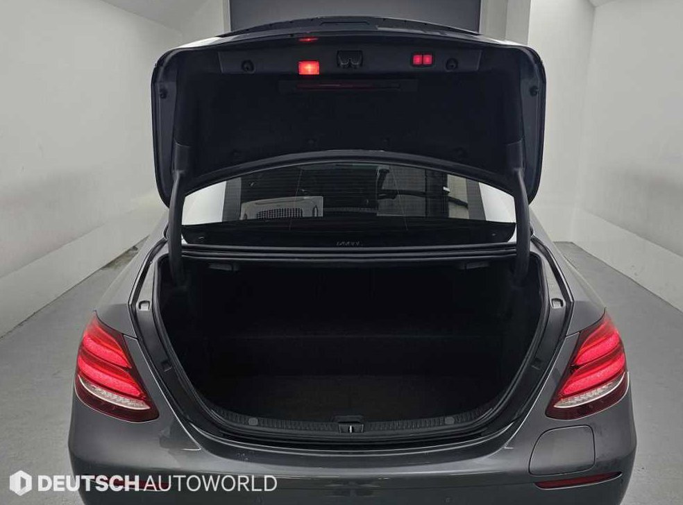 벤츠 E 클래스 E300e 익스클루시브 사진 19
