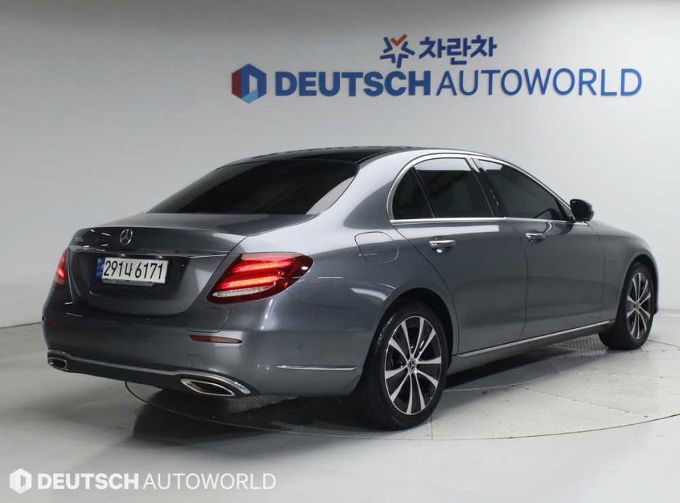 벤츠 E 클래스 E300e 익스클루시브 사진 2