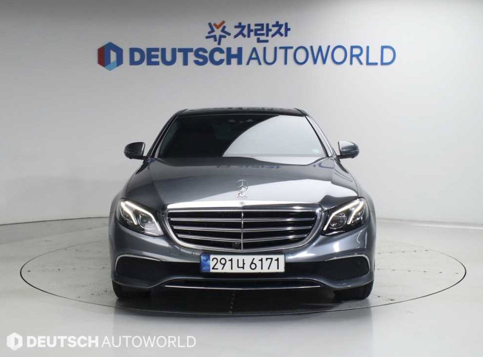 벤츠 E 클래스 E300e 익스클루시브 사진 3