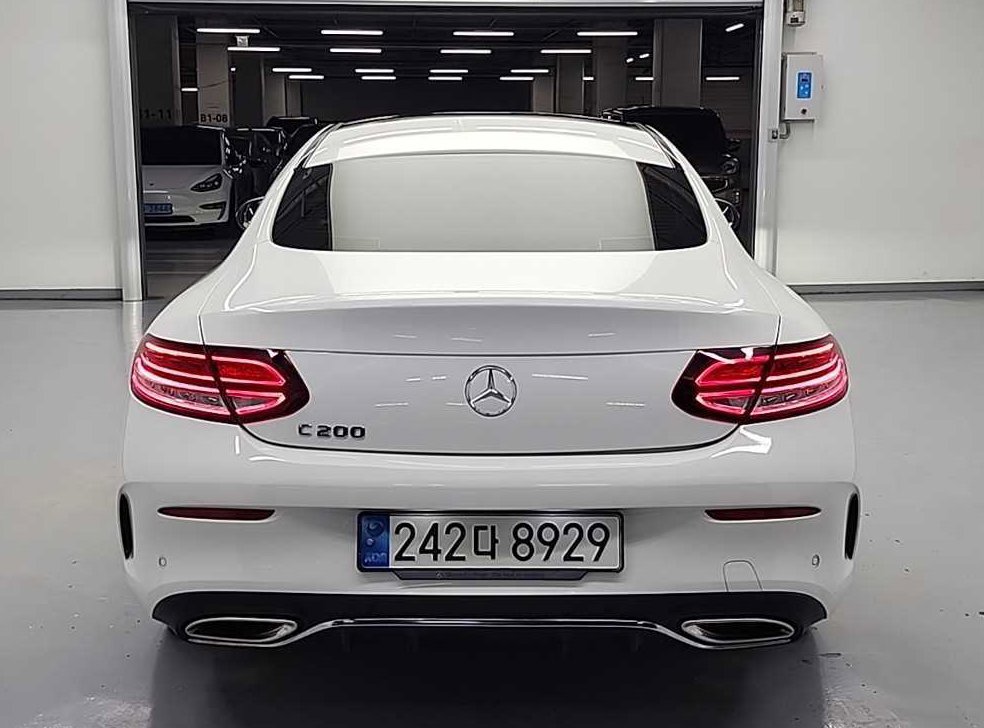 벤츠 C 클래스 C200 쿠페 사진 3