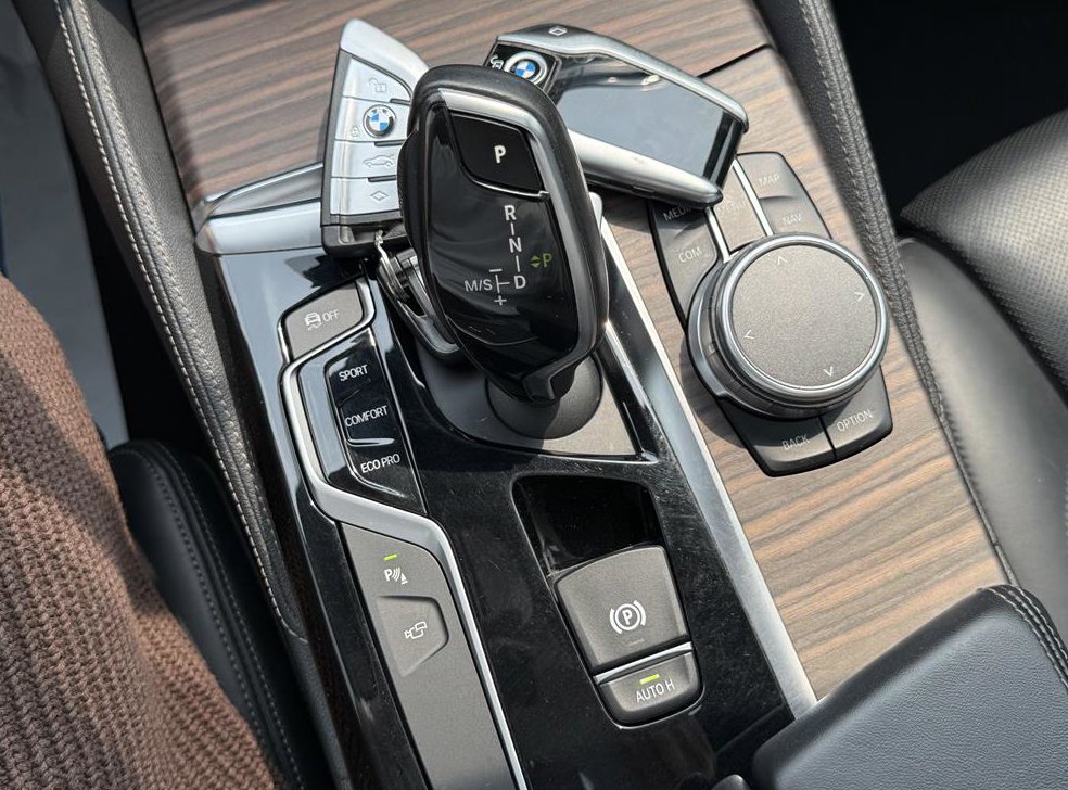 BMW 5시리즈 520d M 스포츠 플러스 사진 12