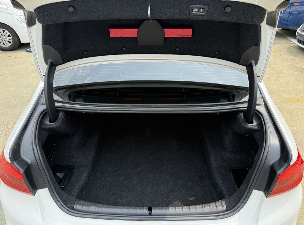 BMW 5시리즈 520d M 스포츠 플러스 사진 18