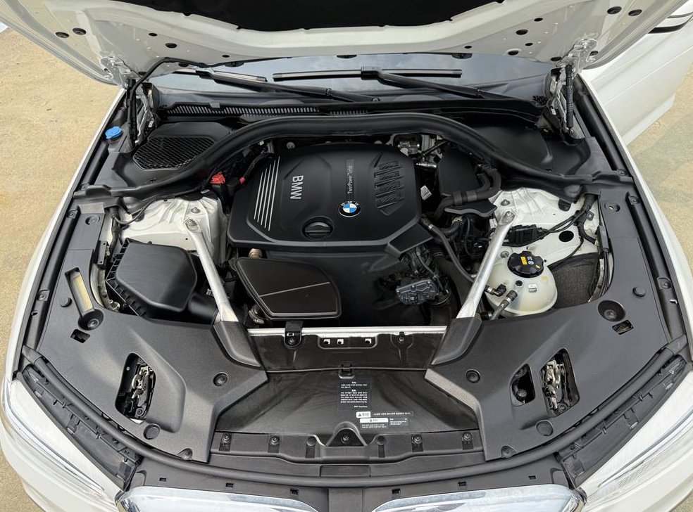 BMW 5시리즈 520d M 스포츠 플러스 사진 19