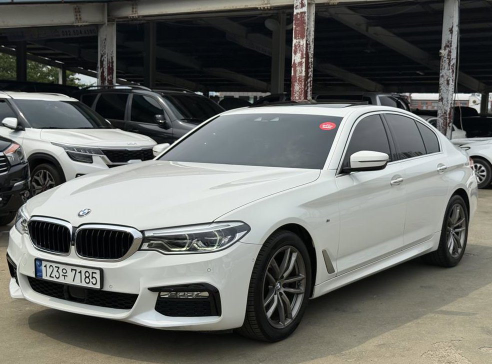 BMW 5시리즈 520d M 스포츠 플러스 사진 2