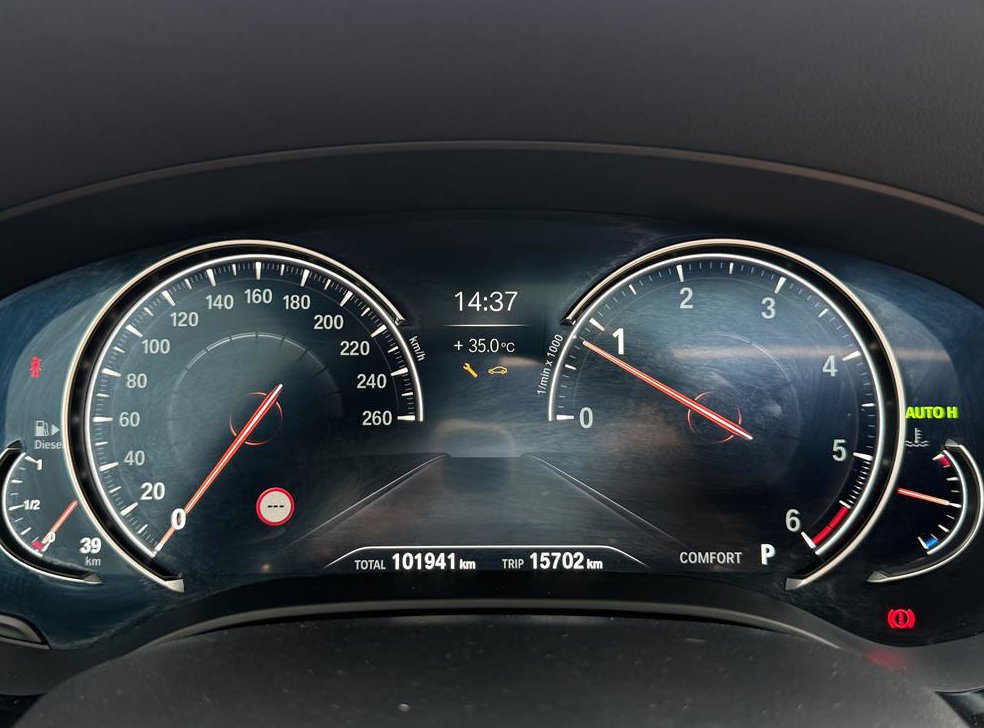 BMW 5시리즈 520d M 스포츠 플러스 사진 5