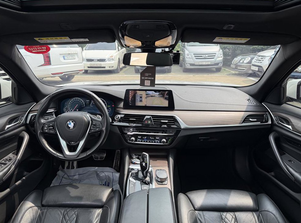 BMW 5시리즈 520d M 스포츠 플러스 사진 7