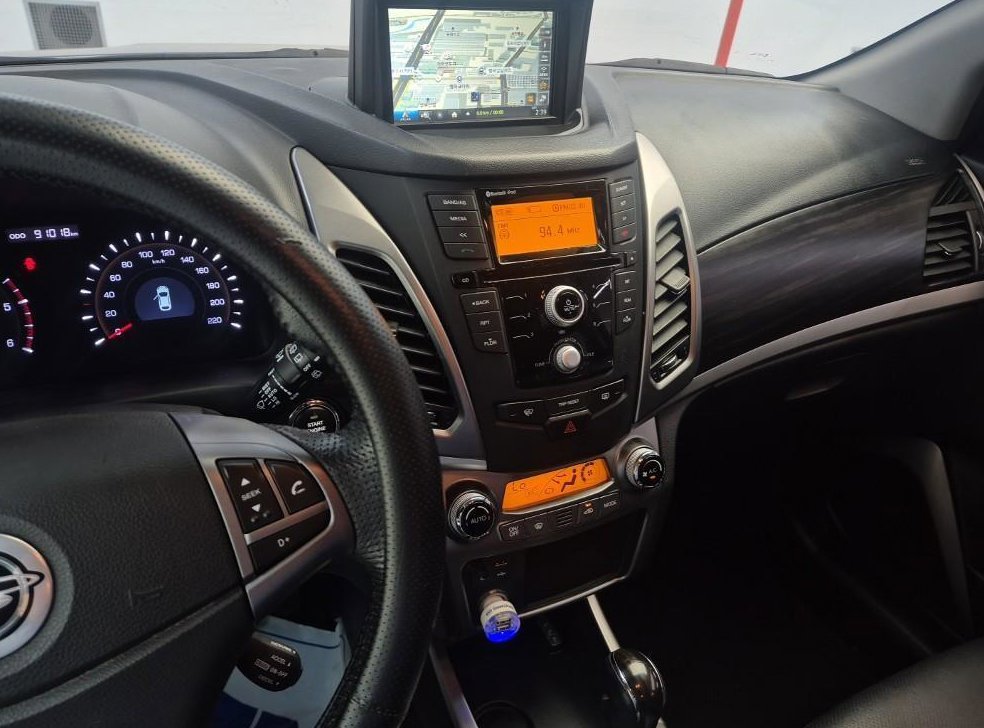 KG모빌리티(쌍용)  코란도 2WD 2.0 CVT 사진 10