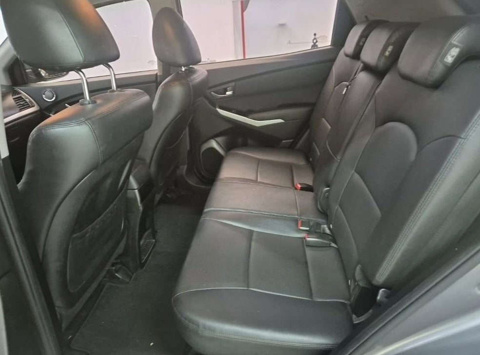 KG모빌리티(쌍용)  코란도 2WD 2.0 CVT 사진 12
