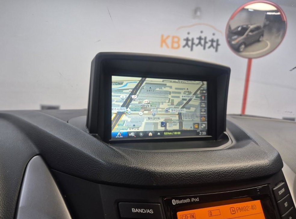 KG모빌리티(쌍용)  코란도 2WD 2.0 CVT 사진 13