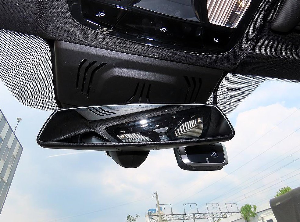 BMW 3시리즈 320e M 스포츠 사진 13