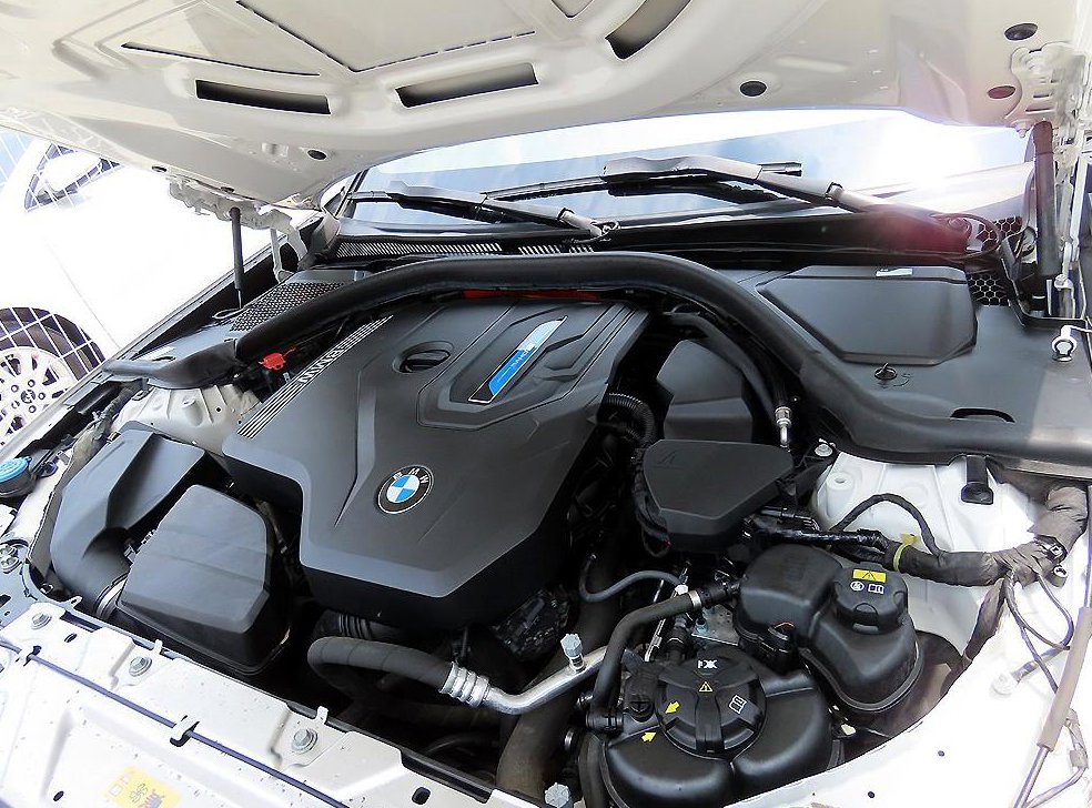 BMW 3시리즈 320e M 스포츠 사진 19