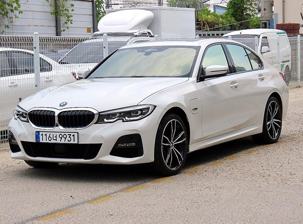 BMW 3시리즈 320e M 스포츠 사진 2
