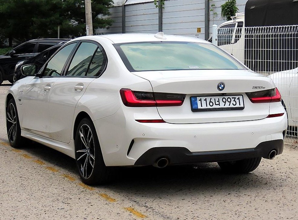 BMW 3시리즈 320e M 스포츠 사진 3