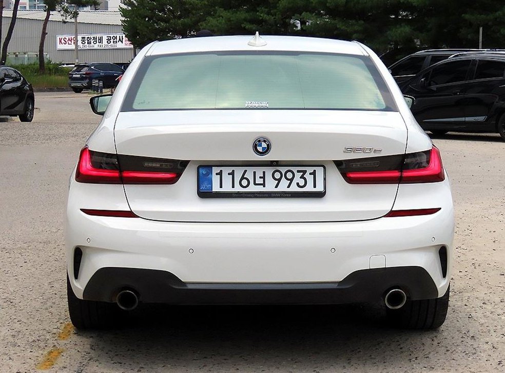 BMW 3시리즈 320e M 스포츠 사진 4