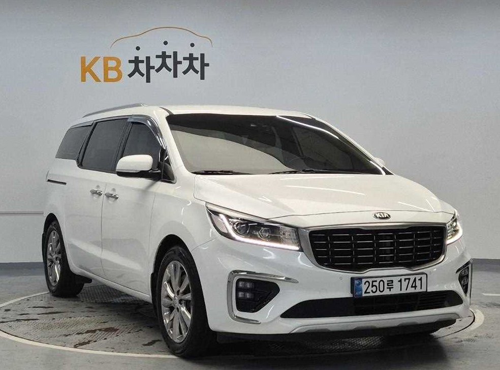기아 카니발 디젤 9인승 프레스티지 사진 4