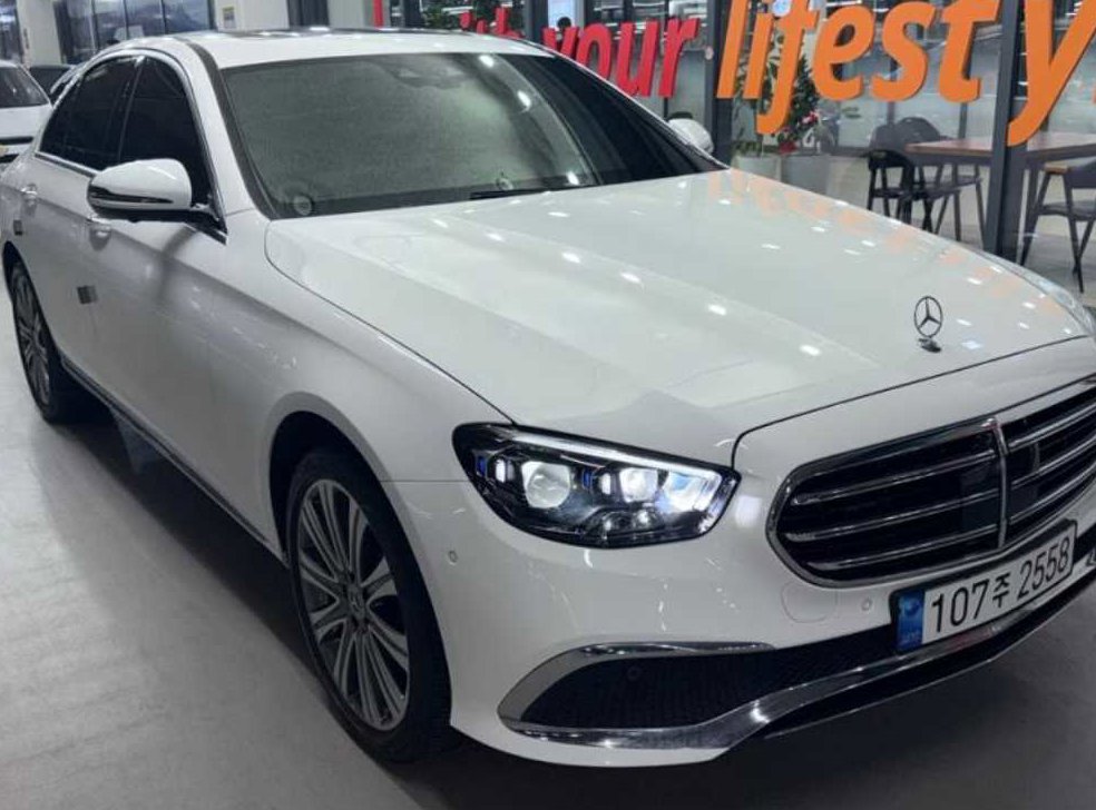 벤츠 E 클래스 E350 4MATIC 아방가르드 사진 2