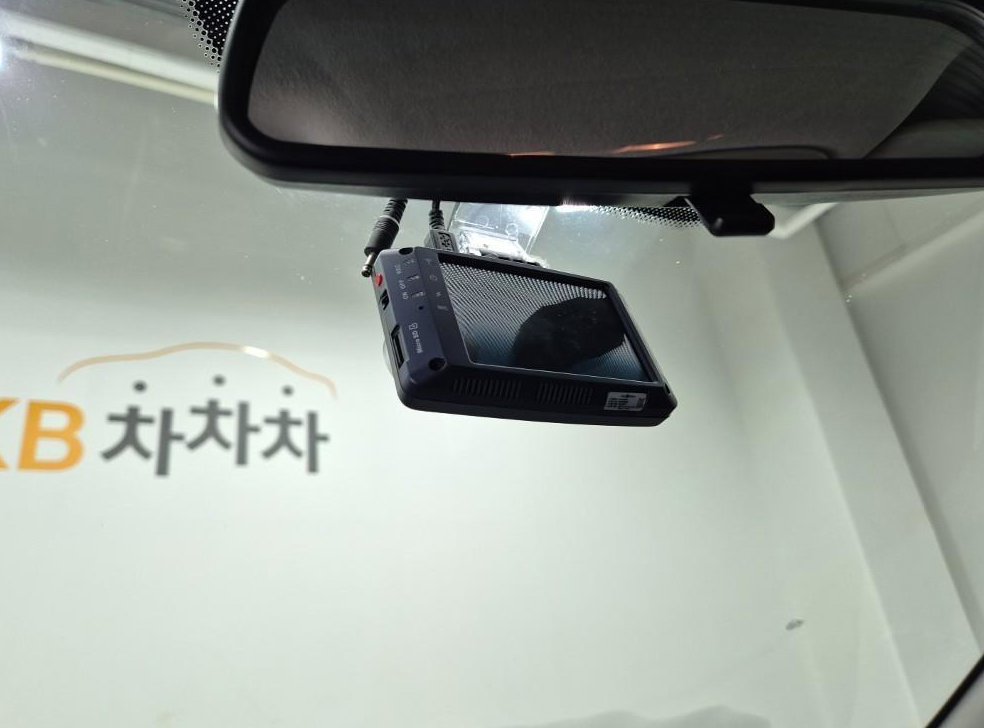 KG모빌리티(쌍용)  티볼리 2WD 가솔린 VX 사진 16