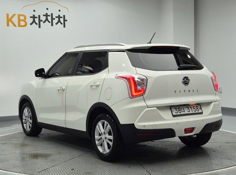 KG모빌리티(쌍용)  티볼리 2WD 가솔린 VX 사진 2