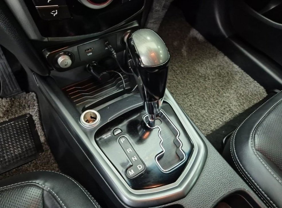KG모빌리티(쌍용)  티볼리 2WD 가솔린 VX 사진 8