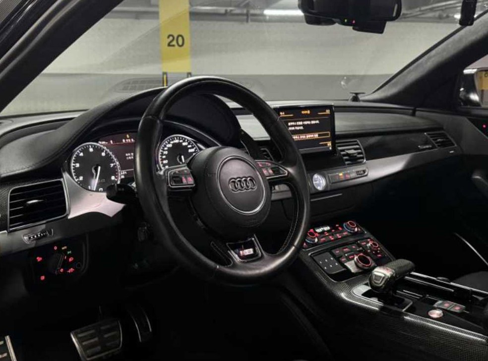 아우디 S8 4.0 TFSI 콰트로 사진 10