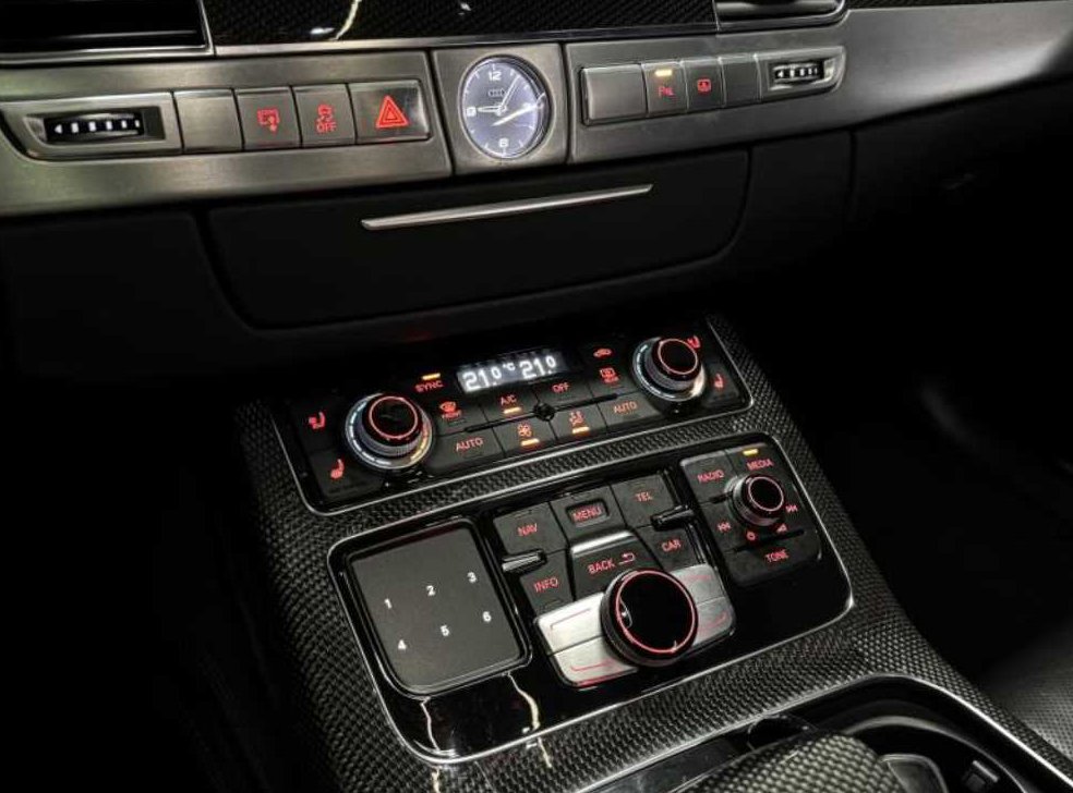 아우디 S8 4.0 TFSI 콰트로 사진 14