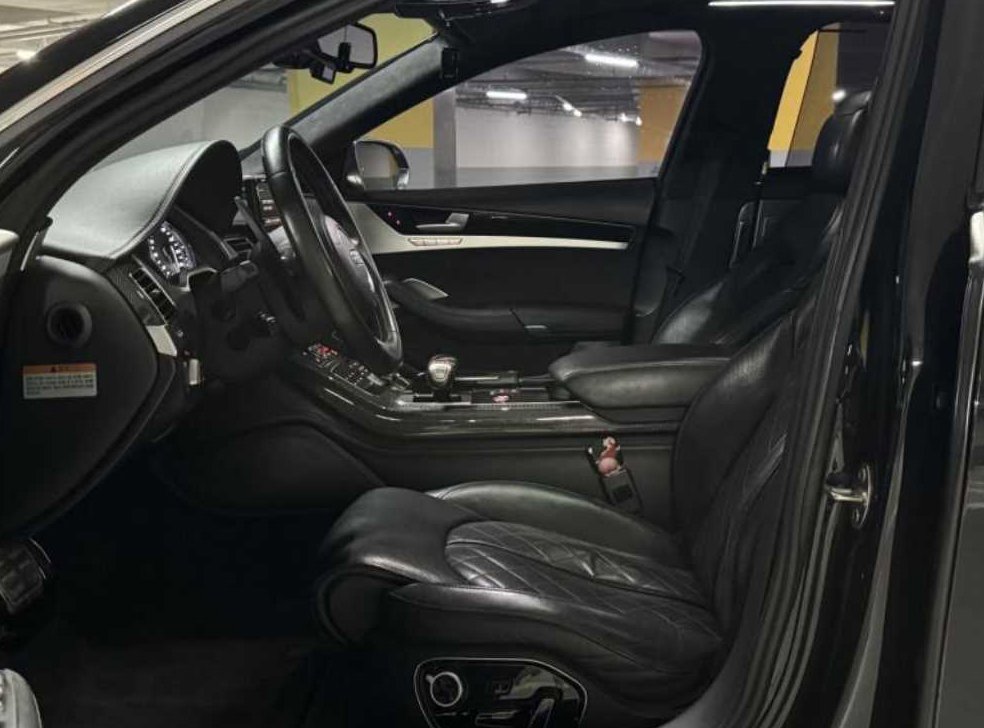 아우디 S8 4.0 TFSI 콰트로 사진 18