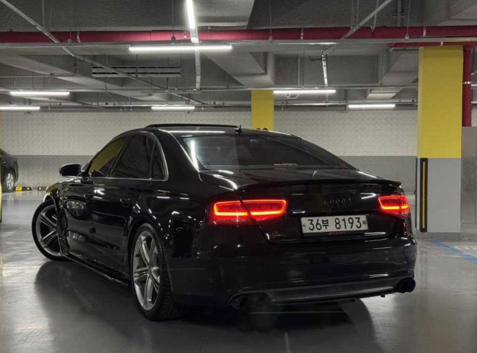 아우디 S8 4.0 TFSI 콰트로 사진 2