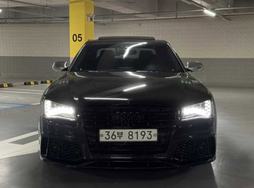 아우디 S8 4.0 TFSI 콰트로 사진 3