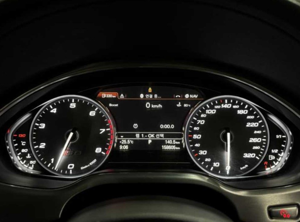 아우디 S8 4.0 TFSI 콰트로 사진 7