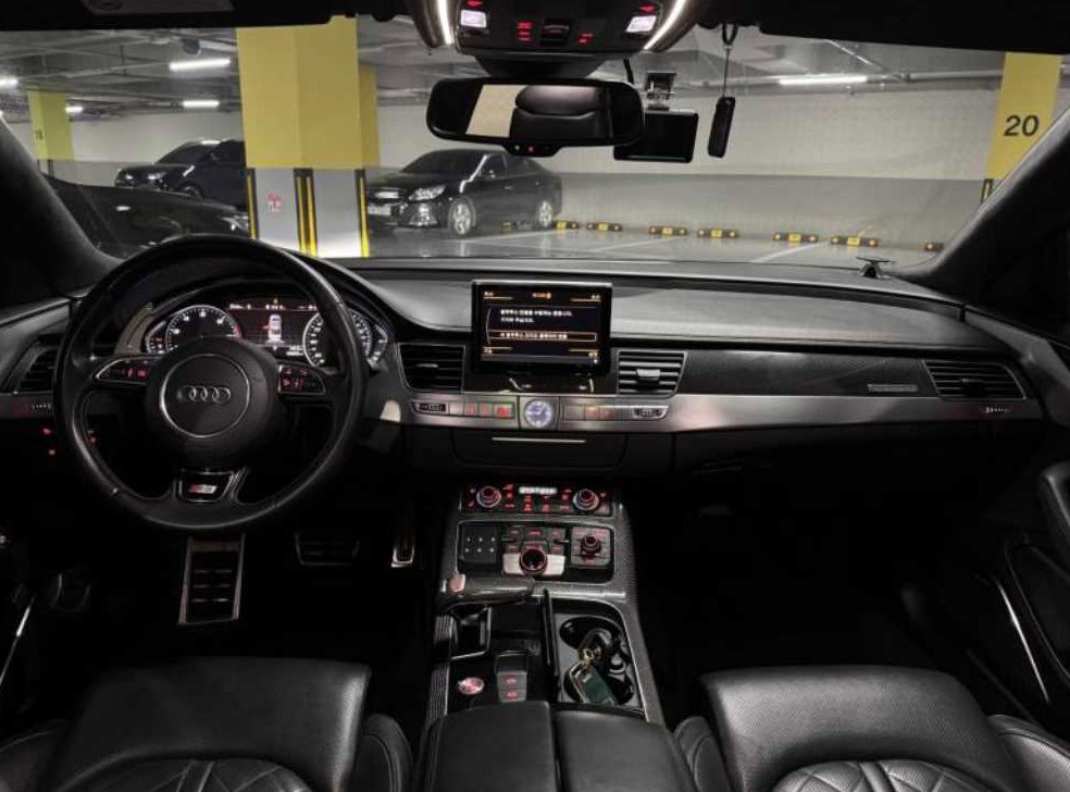 아우디 S8 4.0 TFSI 콰트로 사진 8