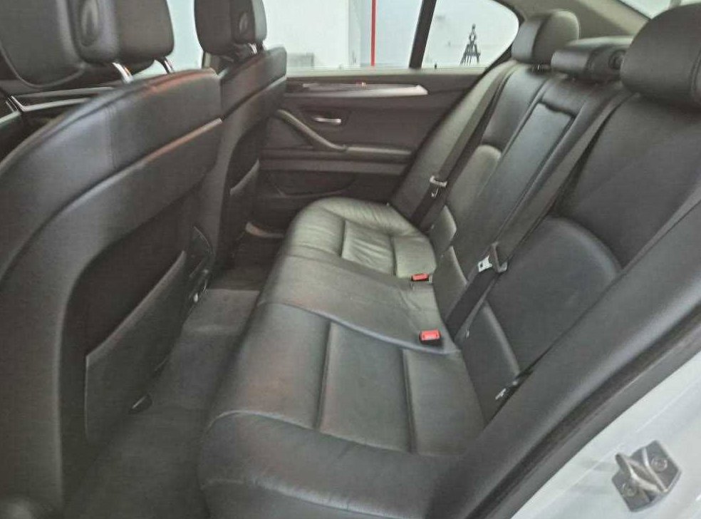 BMW 5시리즈 520d 사진 12
