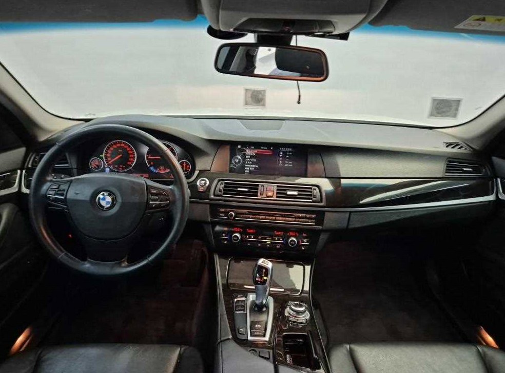 BMW 5시리즈 520d 사진 7
