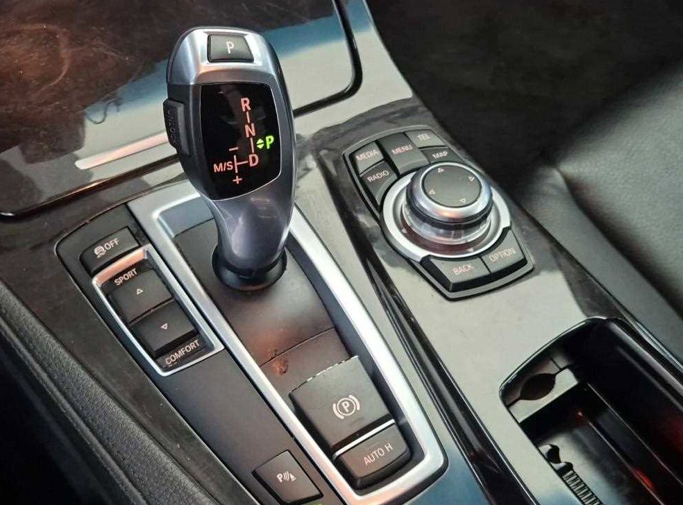 BMW 5시리즈 520d 사진 8