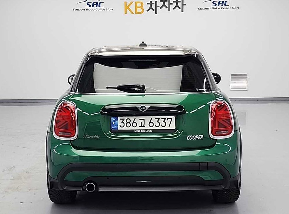 미니 쿠퍼 5도어 클래식 플러스 런치팩 사진 3