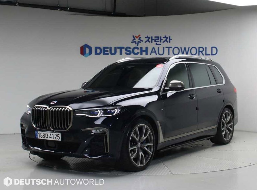 BMW X7 M50i