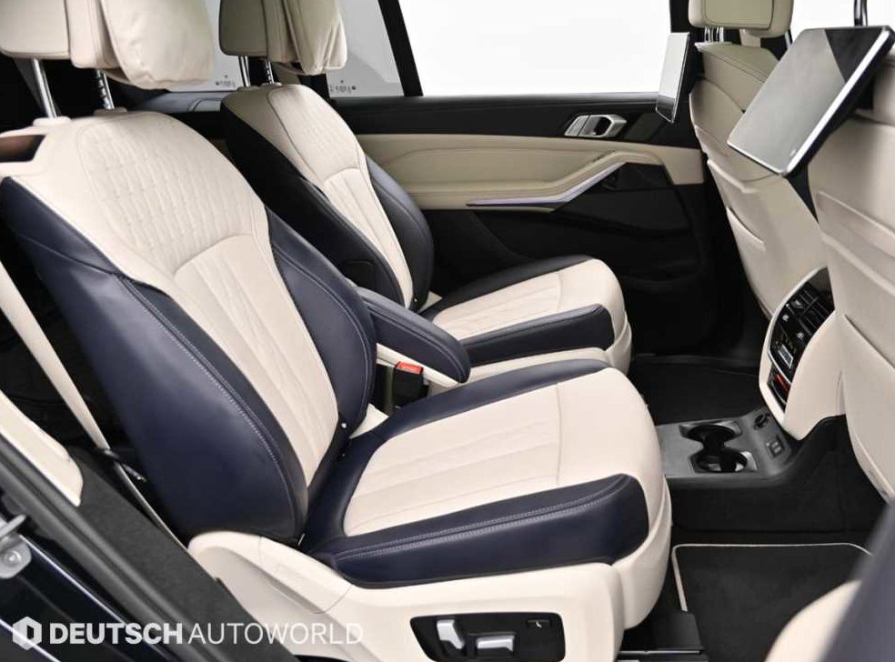 BMW X7 M50i 사진 12