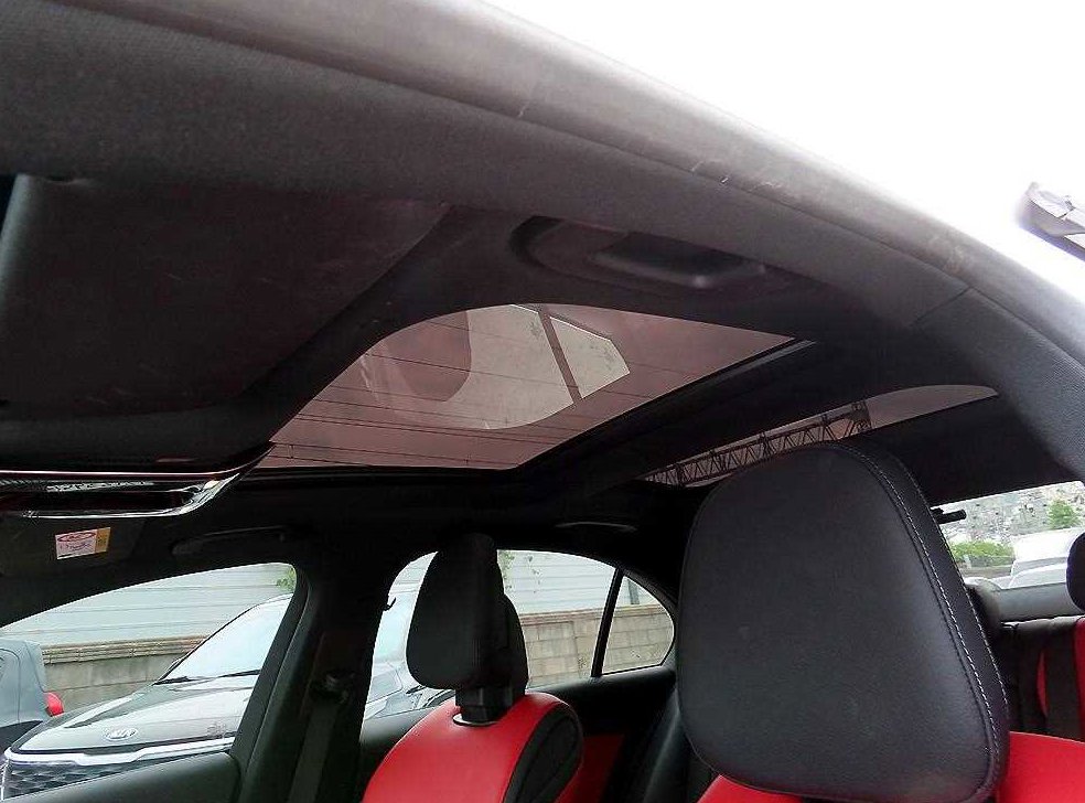 벤츠 C 클래스 C300 4MATIC AMG Line 사진 17