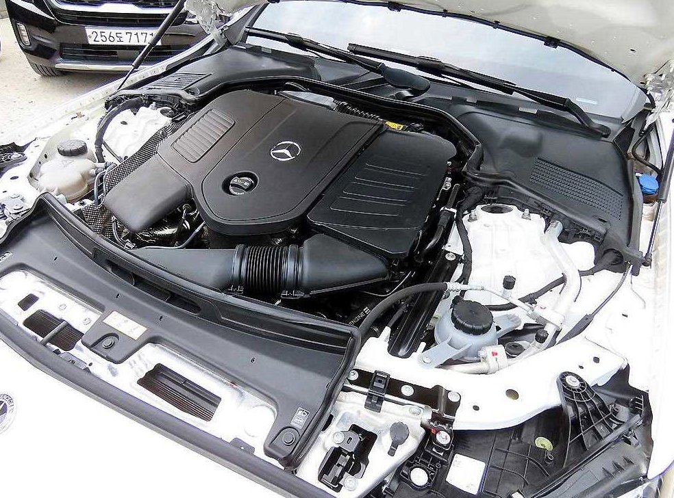 벤츠 C 클래스 C300 4MATIC AMG Line 사진 19