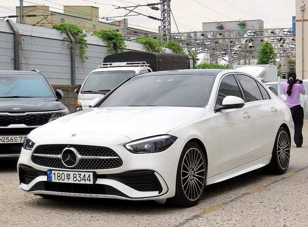 벤츠 C 클래스 C300 4MATIC AMG Line 사진 2