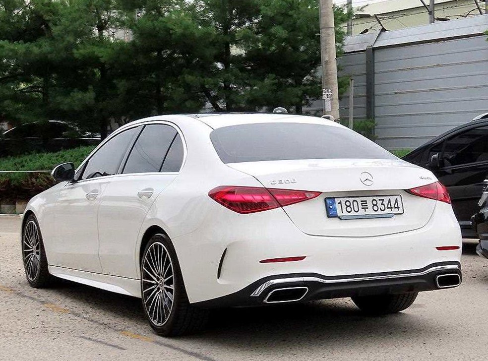 벤츠 C 클래스 C300 4MATIC AMG Line 사진 3