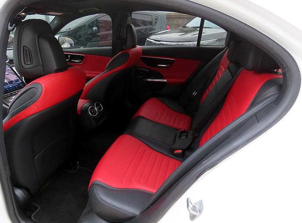 벤츠 C 클래스 C300 4MATIC AMG Line 사진 6