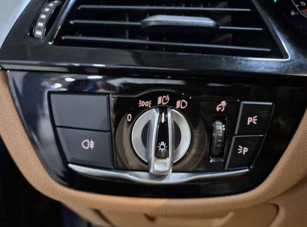 BMW 5시리즈 520i M 스포츠 사진 12