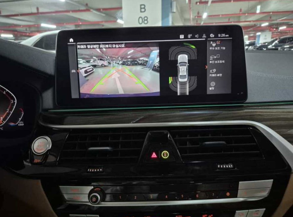 BMW 5시리즈 520i M 스포츠 사진 17