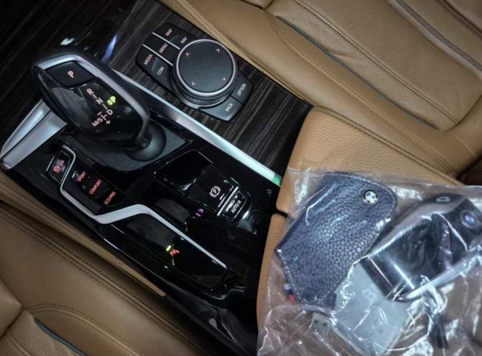 BMW 5시리즈 520i M 스포츠 사진 18