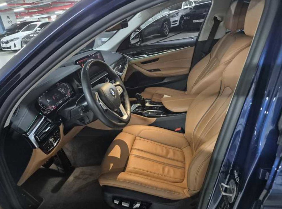 BMW 5시리즈 520i M 스포츠 사진 6