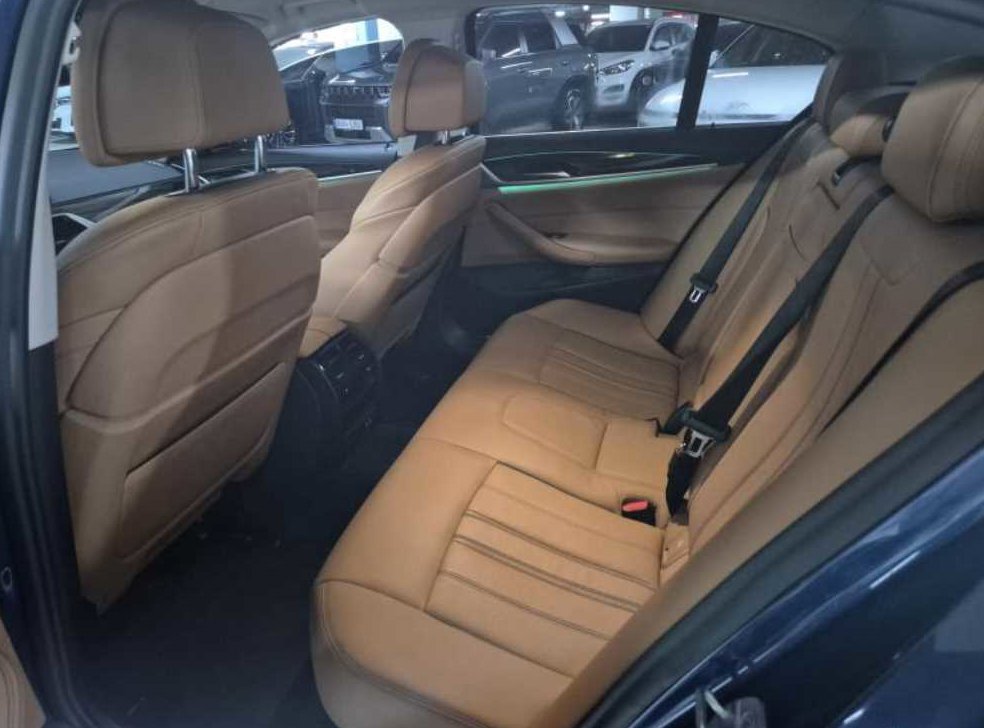 BMW 5시리즈 520i M 스포츠 사진 7