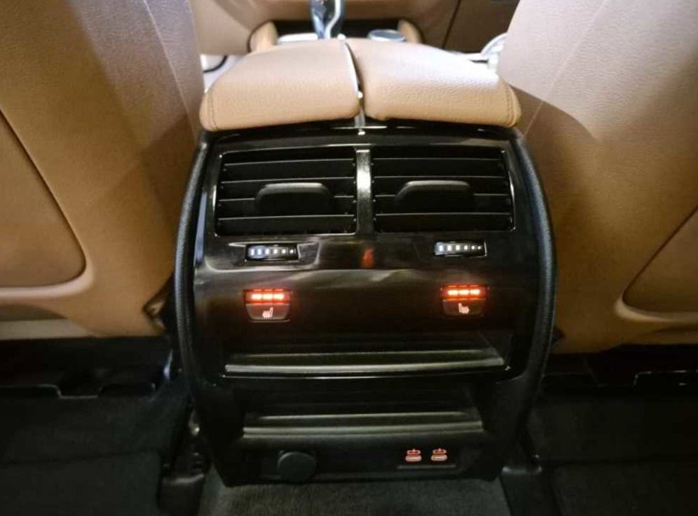 BMW 5시리즈 520i M 스포츠 사진 8