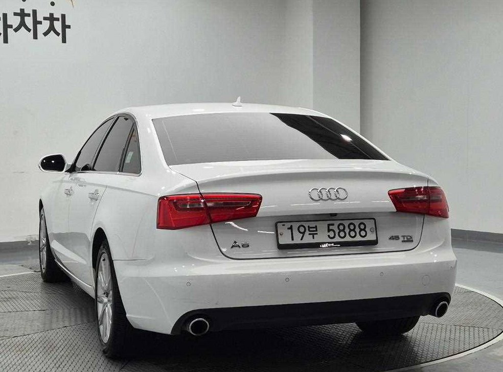 아우디 A6 45 TDI 콰트로 사진 2