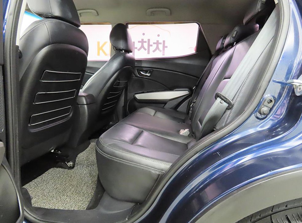 KG모빌리티(쌍용)  티볼리 디젤 2WD 1.6 LX 사진 6