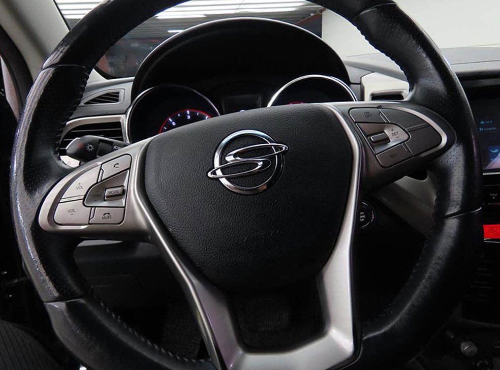 KG모빌리티(쌍용)  티볼리 디젤 2WD 1.6 LX 사진 8